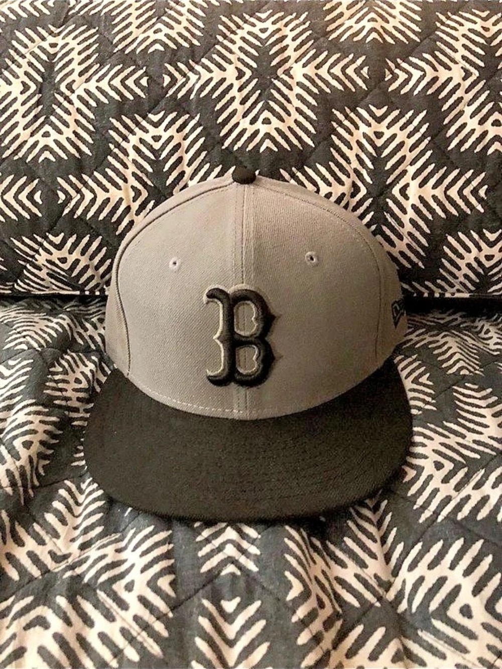 New Era Boston Red Sox MLB 59FIFTY Fitted Hat Gray & Black Size 7 3/8